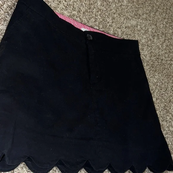 Crown & Ivy Black Mini Skirt with Scalloped Hem Size 2 - Picture 9 of 12
